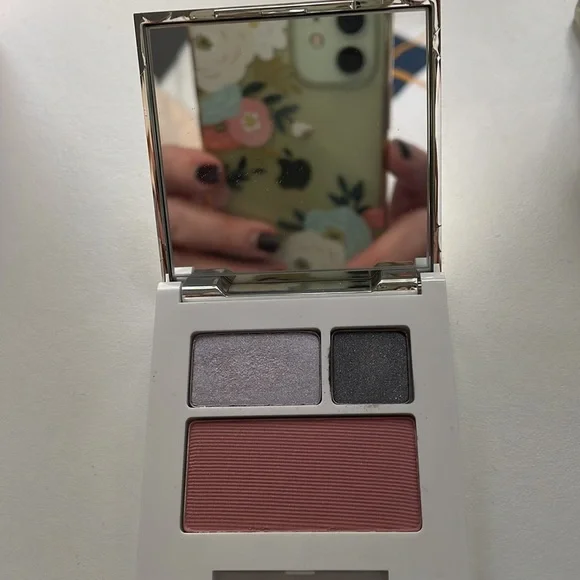 Clinique colour surge eyeshadow duo blackberry frost & new clover blush. - Picture 3 of 4